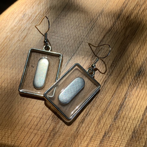 Hand crafted metal and resin earrings - Picture 2 of 4